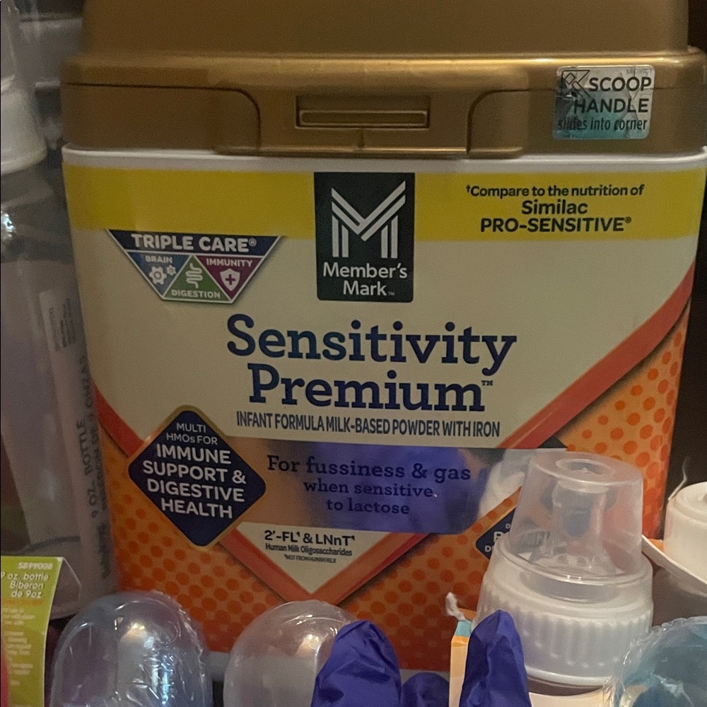 Assorted Baby Bottles and Formula - Picture 3 of 17